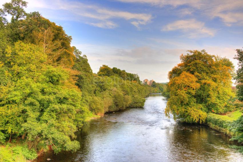 DSC 4204 DOUNE CASTLE AUTUMN RIVER TEITH SMALL