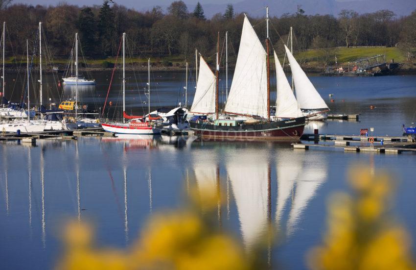 Yacht In Dunstaffnage Bay Feb 08