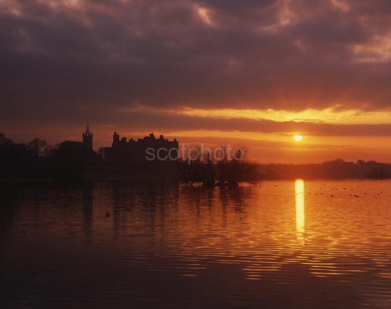 Linlithgow Palace Winter Sunset Across Linlithgow Loch West Lothian