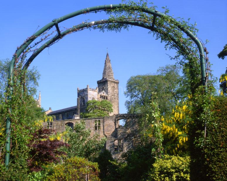 Dunfermline Abbey And Church Pittencrief Park Dunfermline