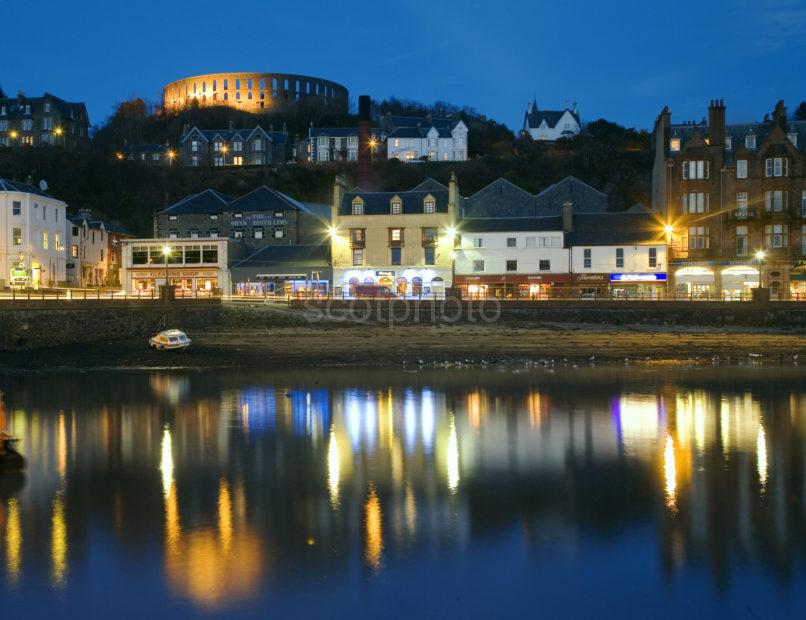 WY3Q1420 Oban At Night From North Pier 2