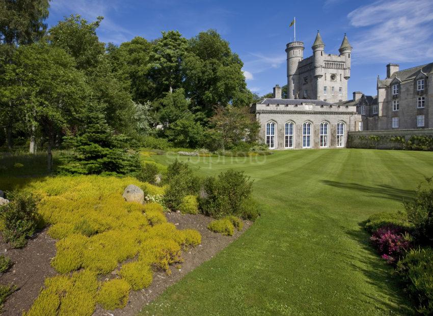 0I5D0135 Balmoral Castle From Gardens Balmoral Aberdeenshire