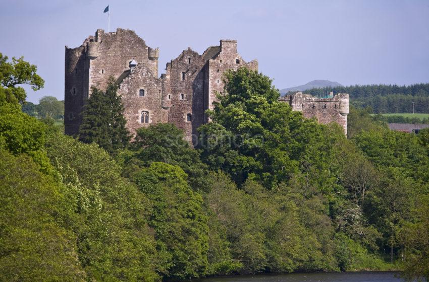 WY3Q9868 CLOSEUP DOUNE CASTLE