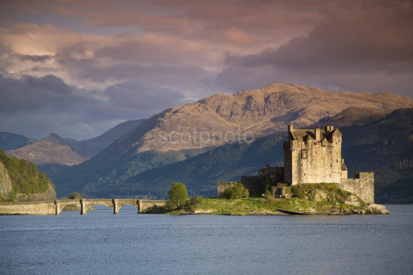 WY3Q9812 Eilean Donan Castle Loch Duich Evening