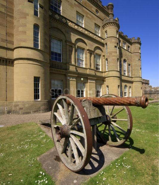 Canons Outside Culzean Castle Frontage