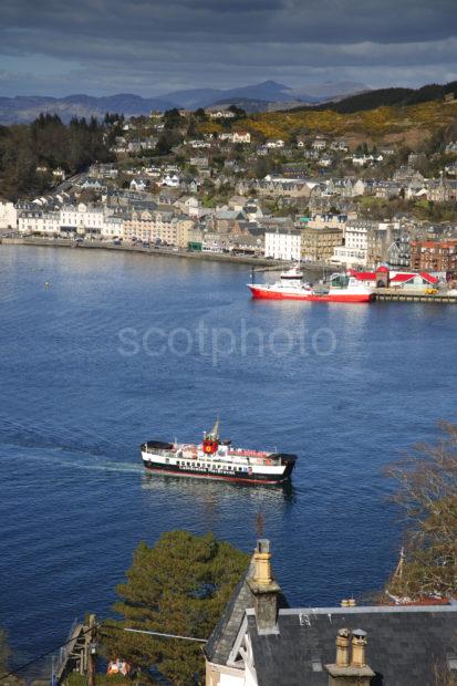 DSC 8976 PORTRAIT OBAN BAY WITH LISMORE FERRY 2