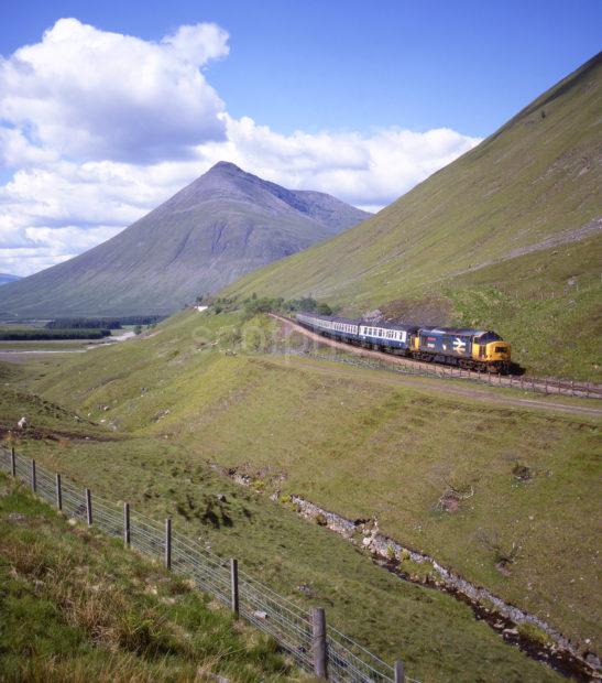 Class 37 406 Hauls The F William To Glasgow Train Past Ben Dorain Nr Tyndrum Upper