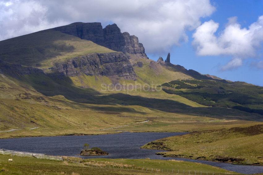 WY3Q8416 Towards The Storr Rock Loch Fada Trotternish Skye