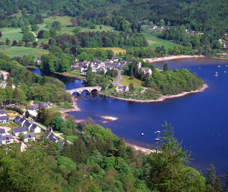 Lovely Summer View Of Loch Tay And Kenmore Perthshire