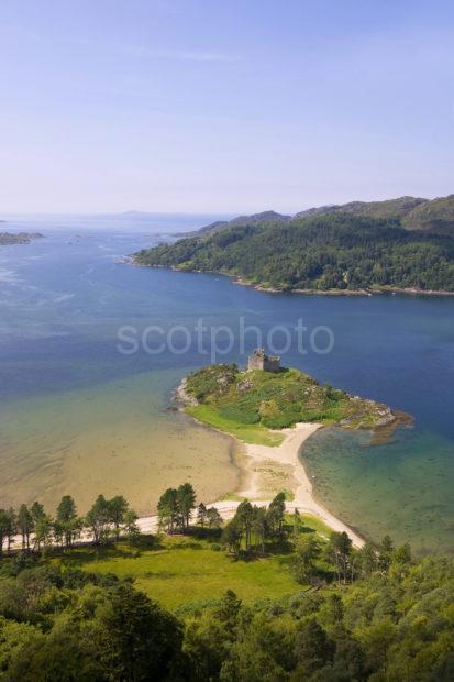 Y3Q7032 Castle Tioran Loch Moidart