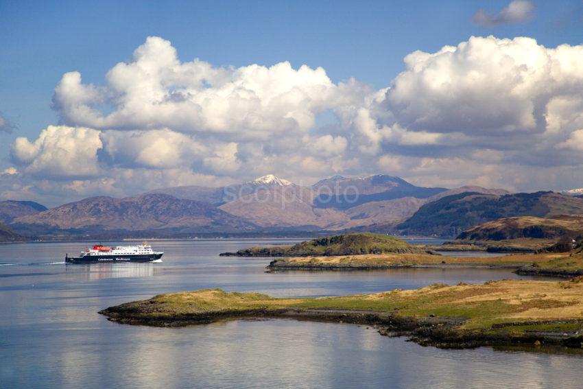 WY3Q9638 Clansman Approaches Kerrera Aproaching Oban