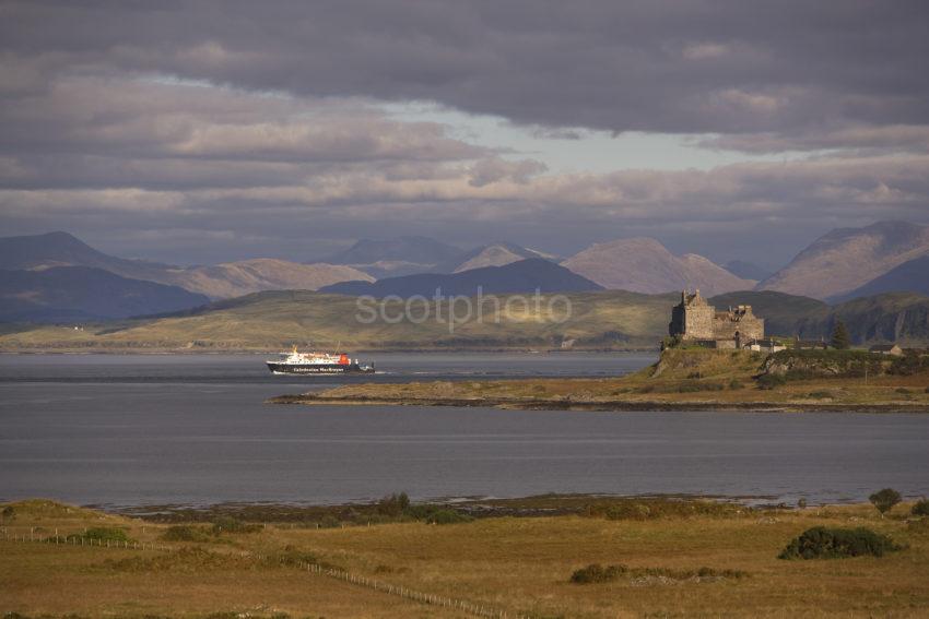 Y3Q9974 Lovely Light Duart Castle With Lotti