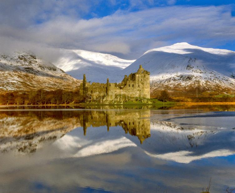 Winter Kilchurn Castle 2