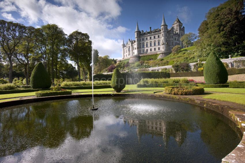 I5D9983 Dunrobin Castle From Fountain