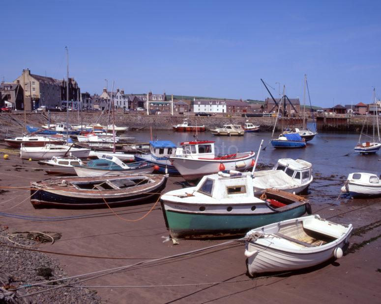 LOW TIDE IN STONEHAVEN HARBOUR