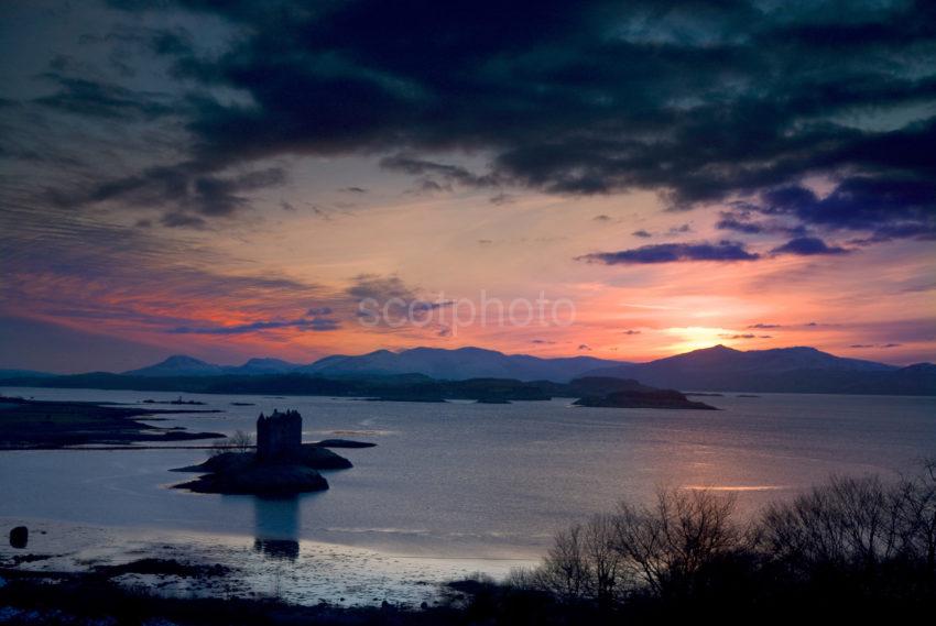 I5D3438 Castle Stalker Sunset