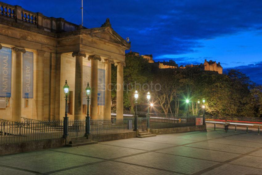 0I5D9624 National Gallery Castle At Dusk Edinburgh