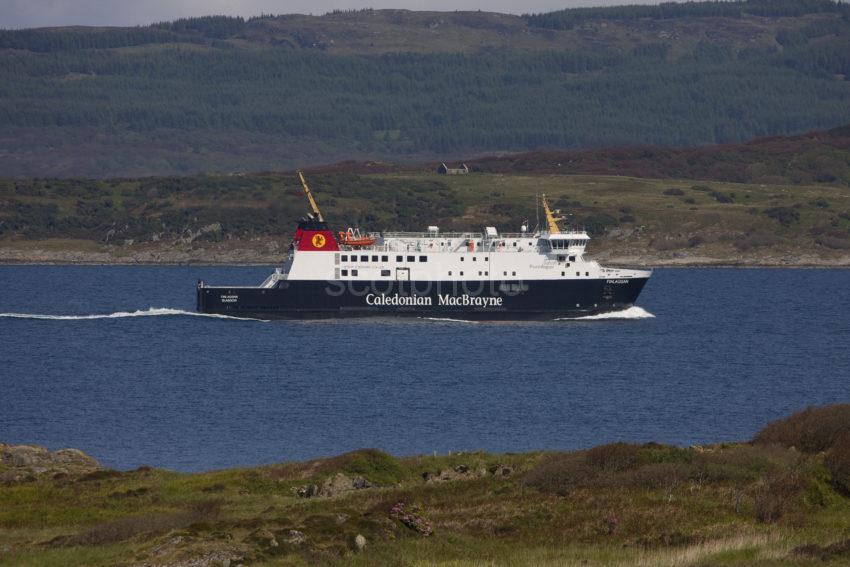 MV FInlaggan At Speed In West Loch Tarbert