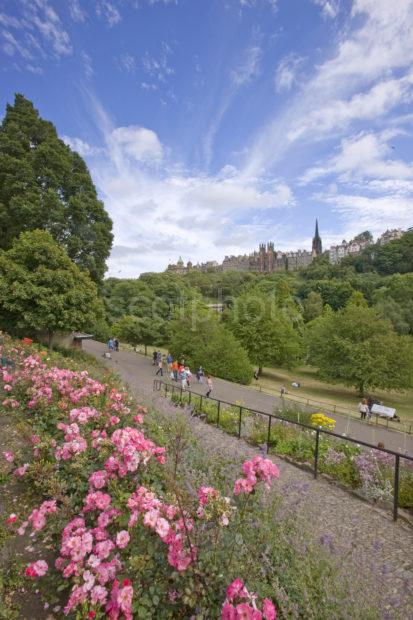 0I5D8785 The Mound From Princes Street Gardens