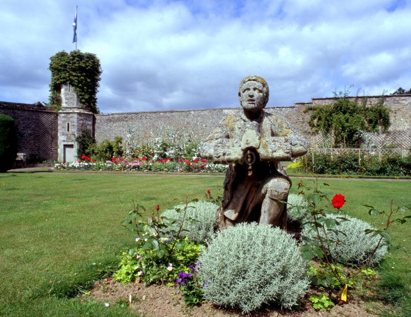Kneeling Statue In Morris Garden At Abbotsford House R Tweed Borders