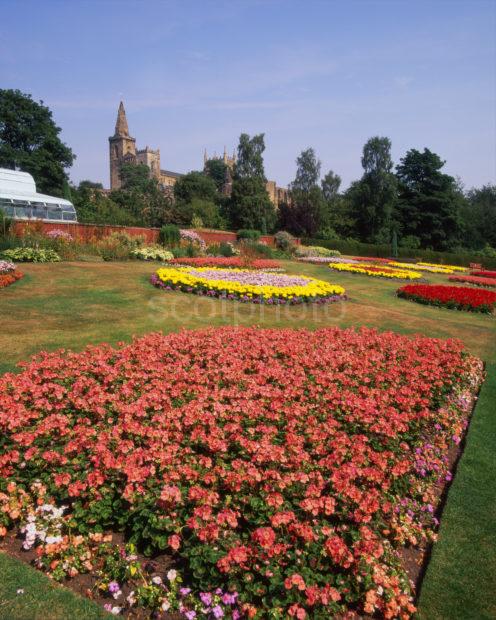 Dunfermaline Abbey From Pittencrief Gardens