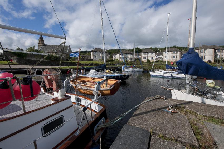 BUSY SCENE CRINAN CANAL AT ARDRISHAIG