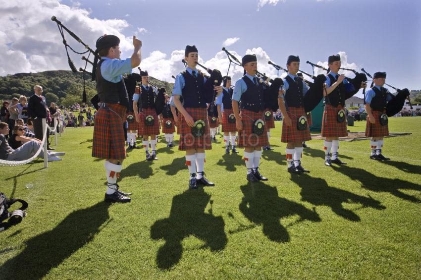 I5D9561 Oban High School Pipe Band