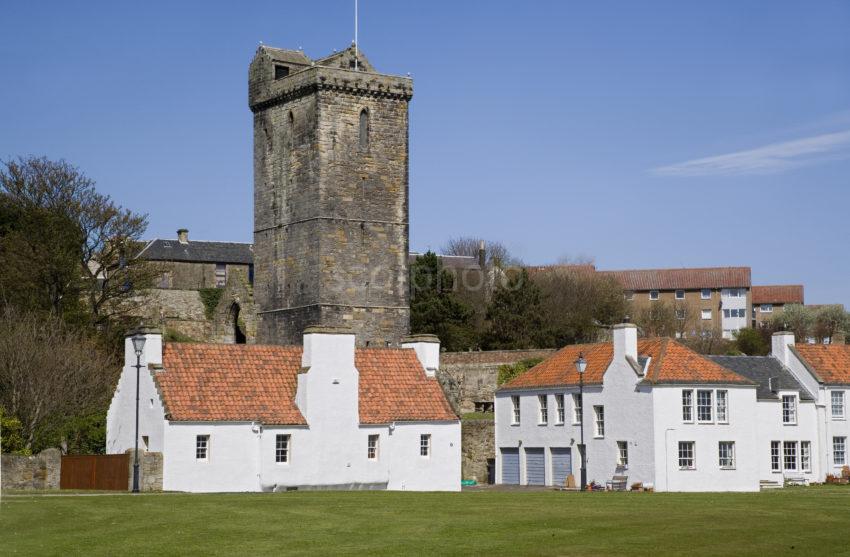 WY3Q9799 St Serfs Church Tower 1550 In Dysart Fife