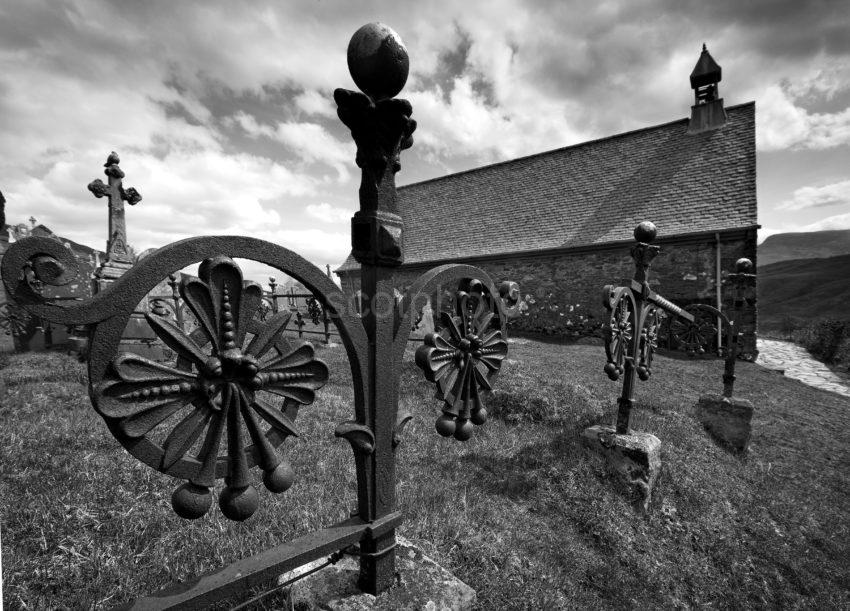 I5D3290 Cille Choirill Kirk On Hilltop Glen Spean BW