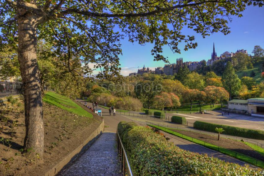 0I5D9491 Autumn Scene In Princes Street Gardens