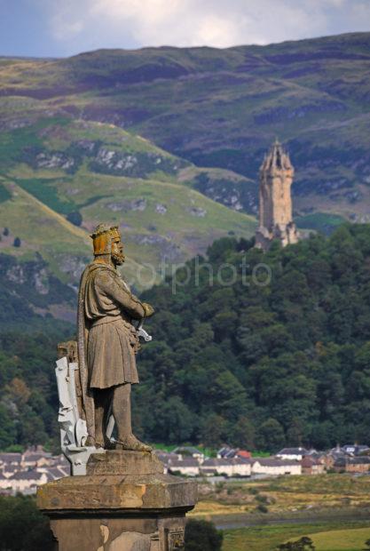 DSC 0413 Wallace Monument And William Wallace Statue Fro Stirling Castle