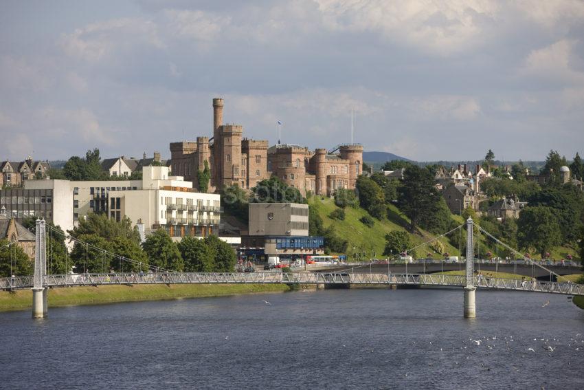0I5D9957 Inverness Castle And Footbridge From River Ness