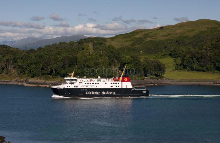 MV FINLAGGAN PASSES DUNOLLIE CASTLE MEDIUM