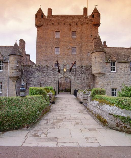 Ca50a7c6 Portait Of Cawdor Castle