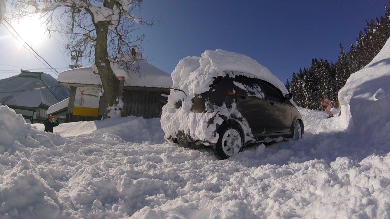 スノーボーダー流 車の屋根雪の新しい除雪方法 スノーボード最新トレンドラボ