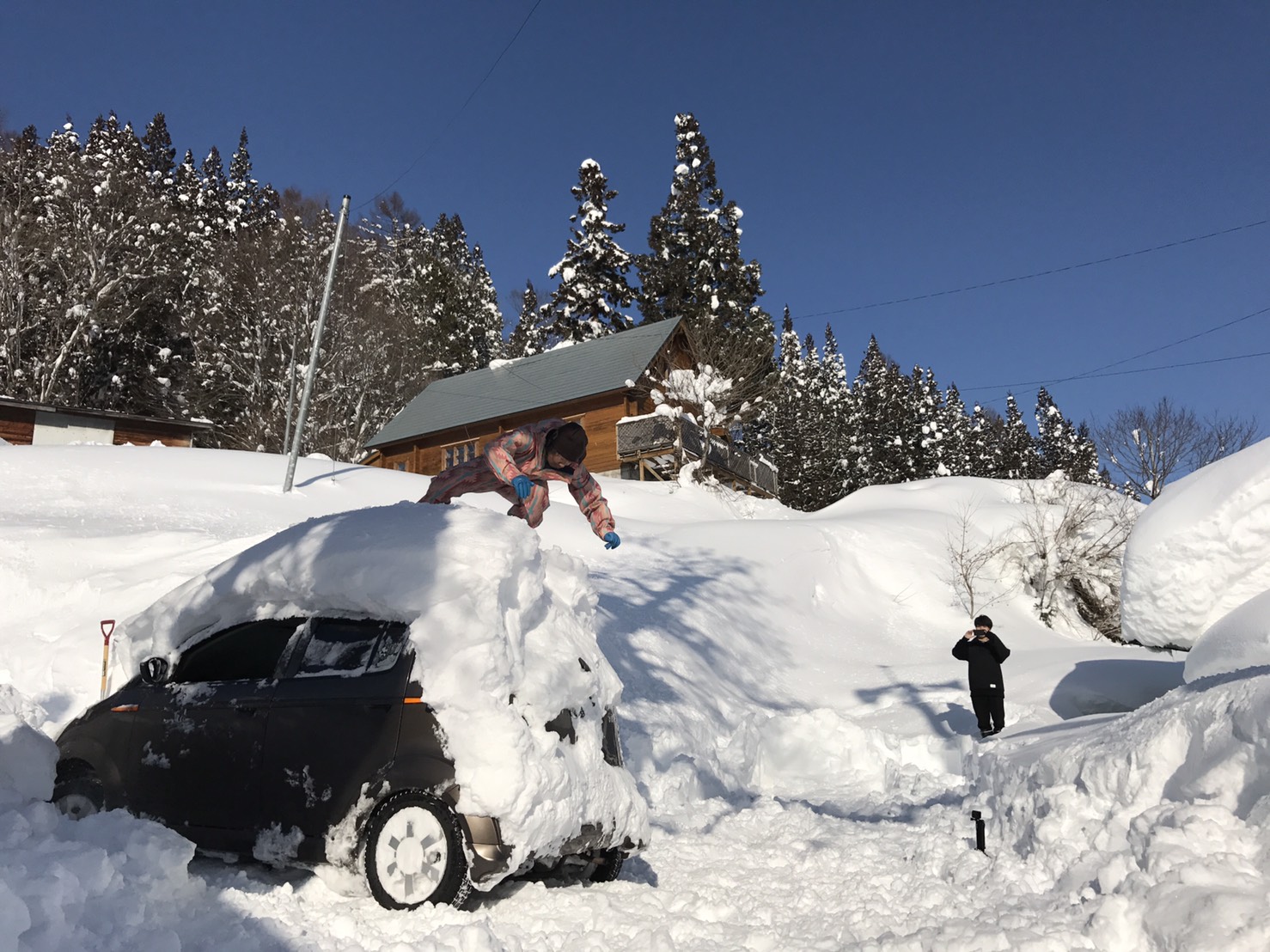 スノーボーダー流 車の屋根雪の新しい除雪方法 スノーボード最新トレンドラボ