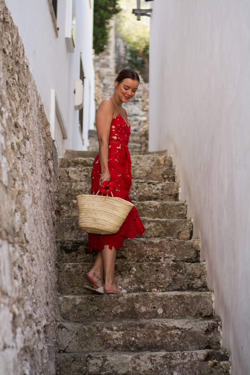 style-appetite-travel-outfit-red-lace-dress-in-cala-figuera-majorca