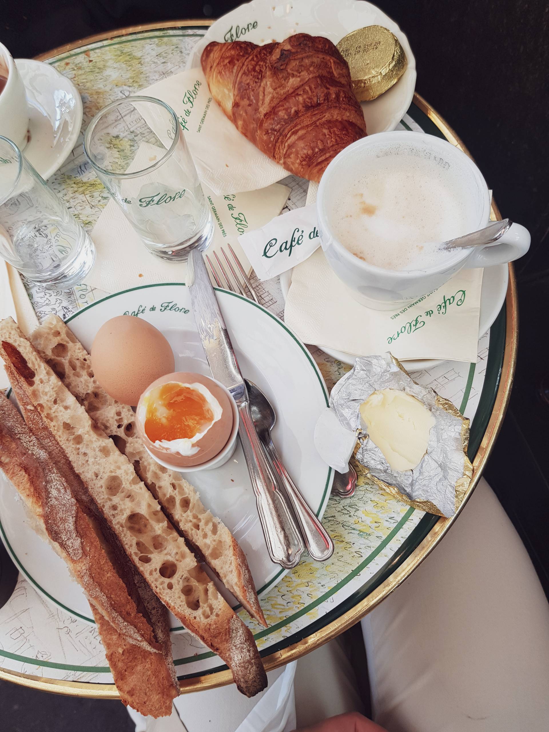 style-appetite-paris-appetite-3-leckere-tres-chic-cafes-und-restaurants-cafe-de-flore