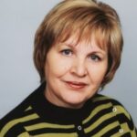 Автор матеріалу: Чирва Надія Іванівна Автор матеріалу: Сценарій зустрічі в клубі родинного дозвілля “Маленькі рученята вчаться в мами й тата”