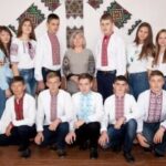 Автор матеріалу: Бабій Ірина Петрівна Автор матеріалу: Сценарій свята 8 Березня «Жінка – одвічна загадка природи»