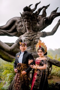 Pawiwahan Vaundra & Wulan