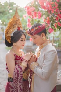 Pawiwahan Tu Adhie & Luh De