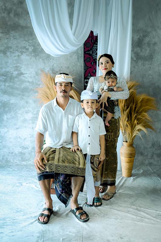 Upacara Nyambutin
