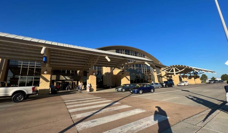 Bismark North Dakota Airport – BIS – USA – August 2022