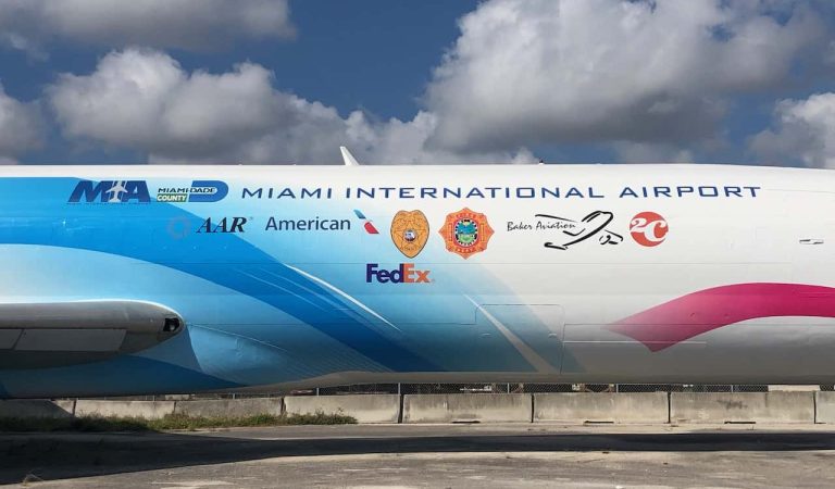 Awesome Force One at Miami International Airport Boeing 727 Trainer – 2018