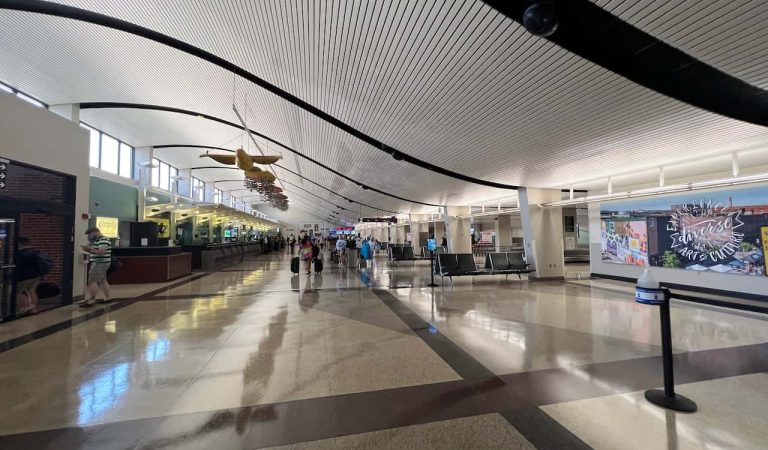 Des Moines International Airport – DSM – Iowa – July 2022