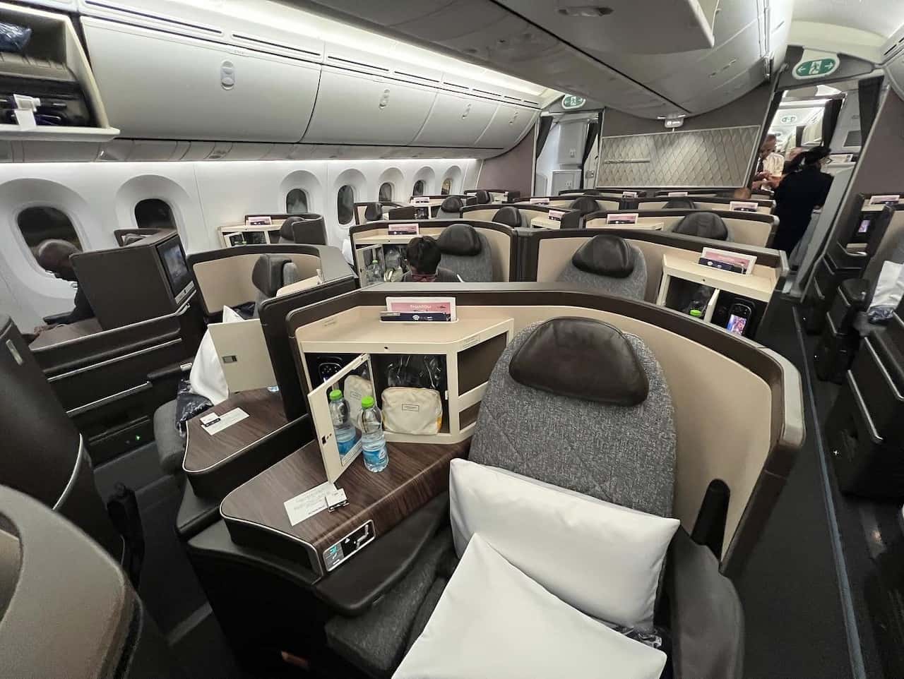 El Air Boeing 787-9 Cabin MIA-TLV-MIA - June 2022 - The Airchive 2.0