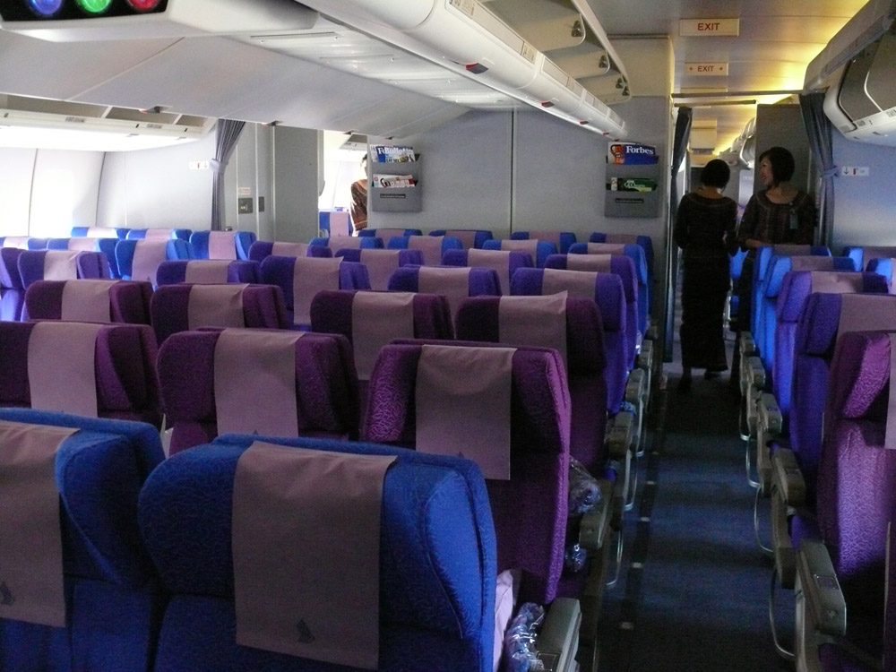 Singapore Airlines Aircraft Interiors - Boeing 747-400 Cabin Singapore Airlines Aircraft Interiors - Boeing 747-400 Cabin