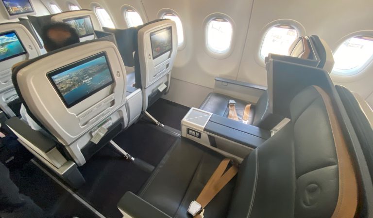 Turkish Airways IST-ATH Airbus A320 Flight July 2021