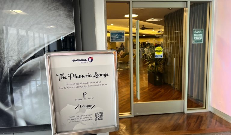 Hawaiian Airlines Premier Club at Honolulu International Airport – HNL – Hawaii, USA – 2024